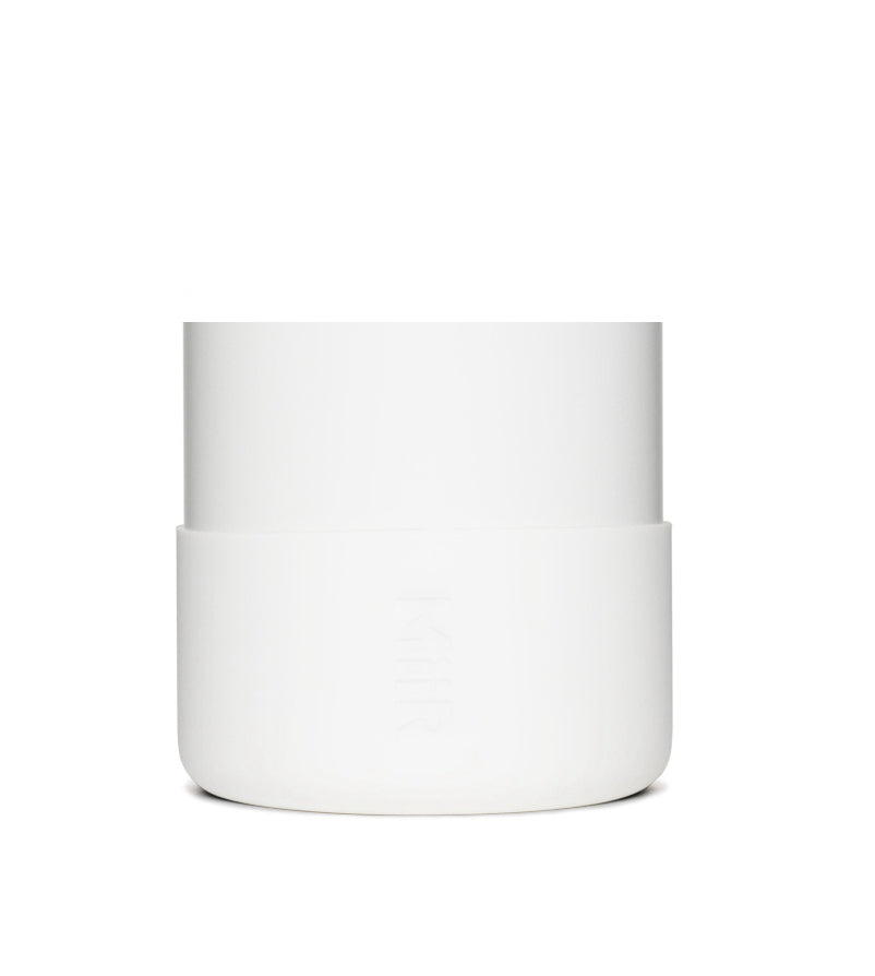 silicone-boot-p1 Silicone_Boot_32oz_42oz_White_Studio_0821_On_Bottle_7c7df284-5bee-4f24-a031-14b02db7328f__SLB1PN34001.jpg