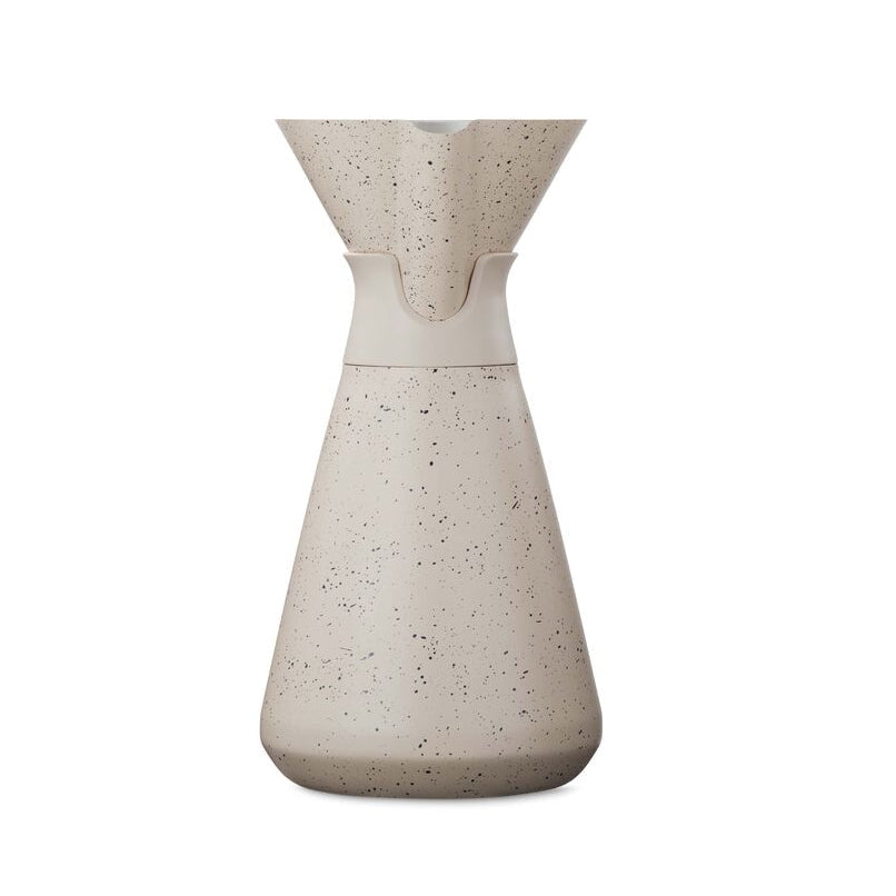 new-standard-carafe-t4 WebPDP-33oz_New_Standard_Carafe_Desert_Tan_Speckle_Studio__CAR1SVOS224_270.jpg