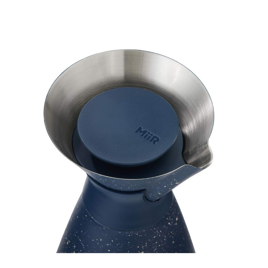 new-standard-carafe-t4 WebPDP-33oz_New_Standard_Carafe_Tidal_Blue_Speckle_Studio__CAR1SVOS225_45_Lid_Off.jpg