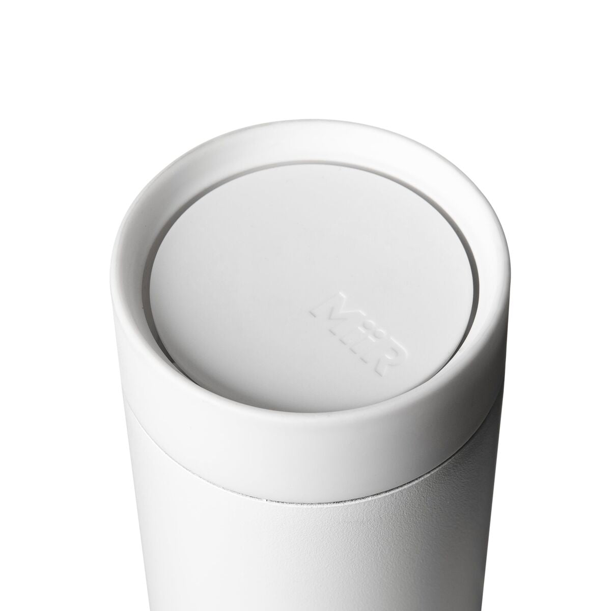 360-lid-q6 WebPDP-360_Lid_White__3602PNWM001_X2Studio_Closeup_Closed.jpg
