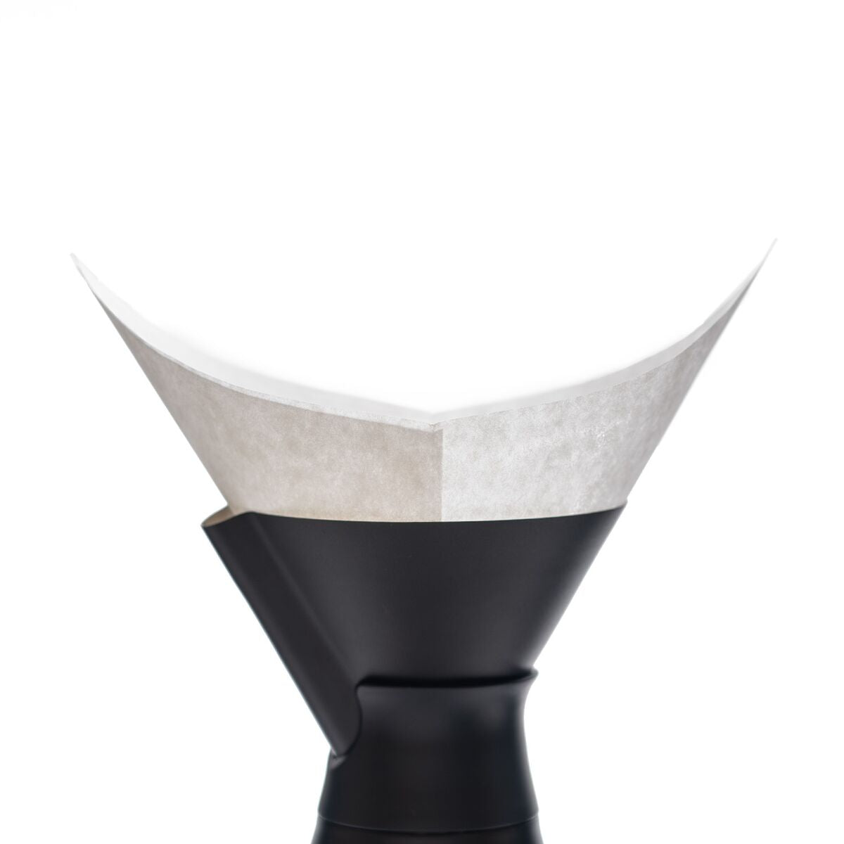 new-standard-carafe-coffee-filters-r6 WebPDP-NSCarafeCoffeeFilters_Studio_0223_InUse__CAF1PN00001.jpg