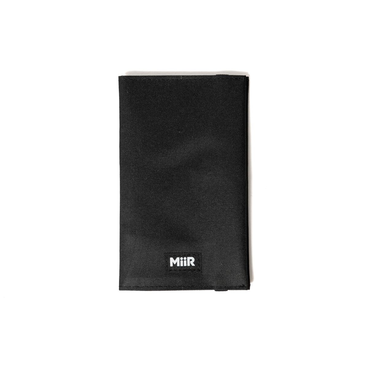 pourigami-x8 WebPDP-Pourigami_Black_Case__POG2SN00002_Studio_Closed.jpg