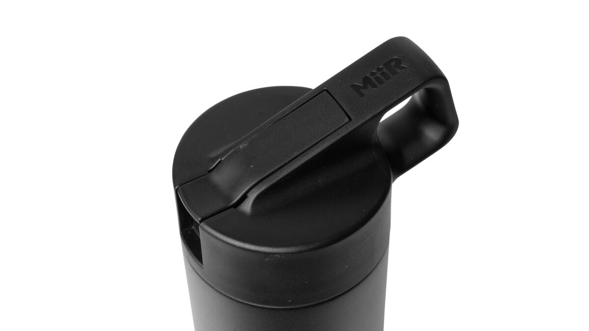 straw-bottle-j8 WebPDP-Straw_Lid_2_Black_Studio_0221_45deg_Closed__WMB1SL20002.jpg